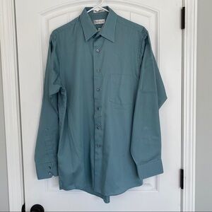 Van Heusen Men’s Button Down Shirt 15 1/2 - 34/35